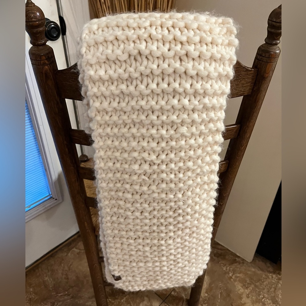 ROOTS Oversized Chunky Knit Scarf | Cozy Winter Essential Cream Neutral